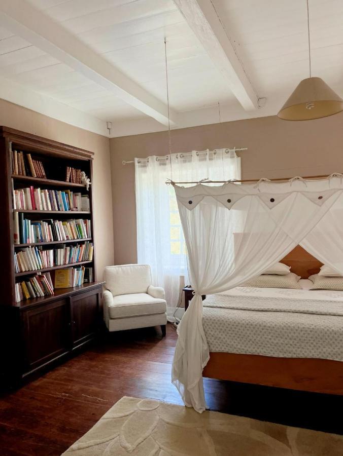 Habitation La Reine Du Camp Chambres D'Hotes Saint Claude Bagian luar foto