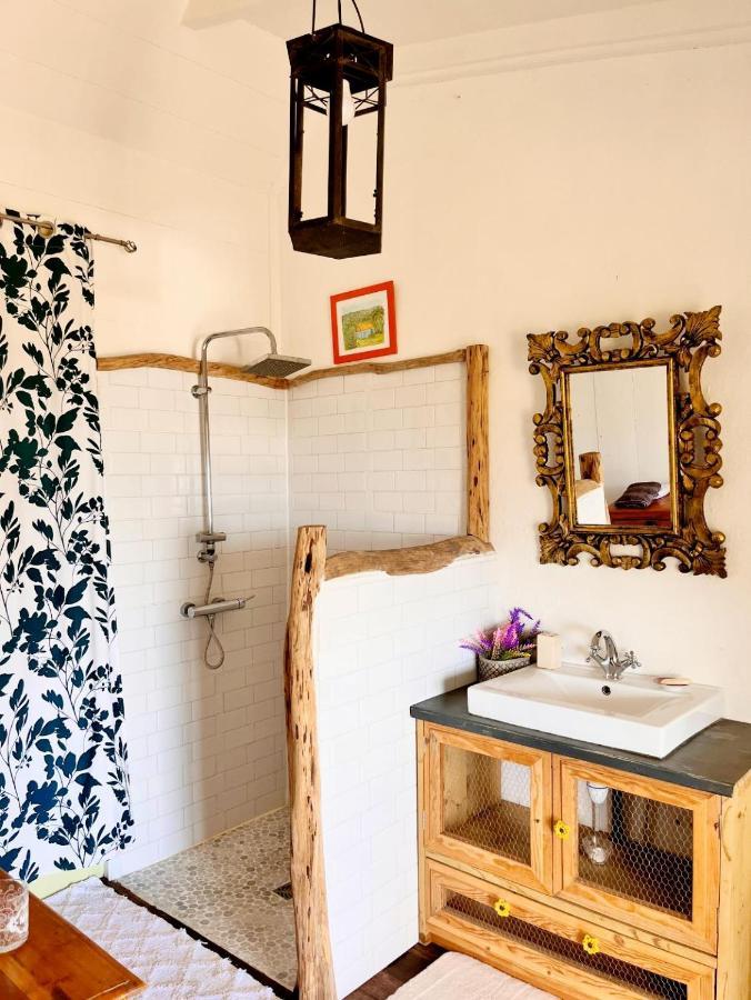 Habitation La Reine Du Camp Chambres D'Hotes Saint Claude Bagian luar foto